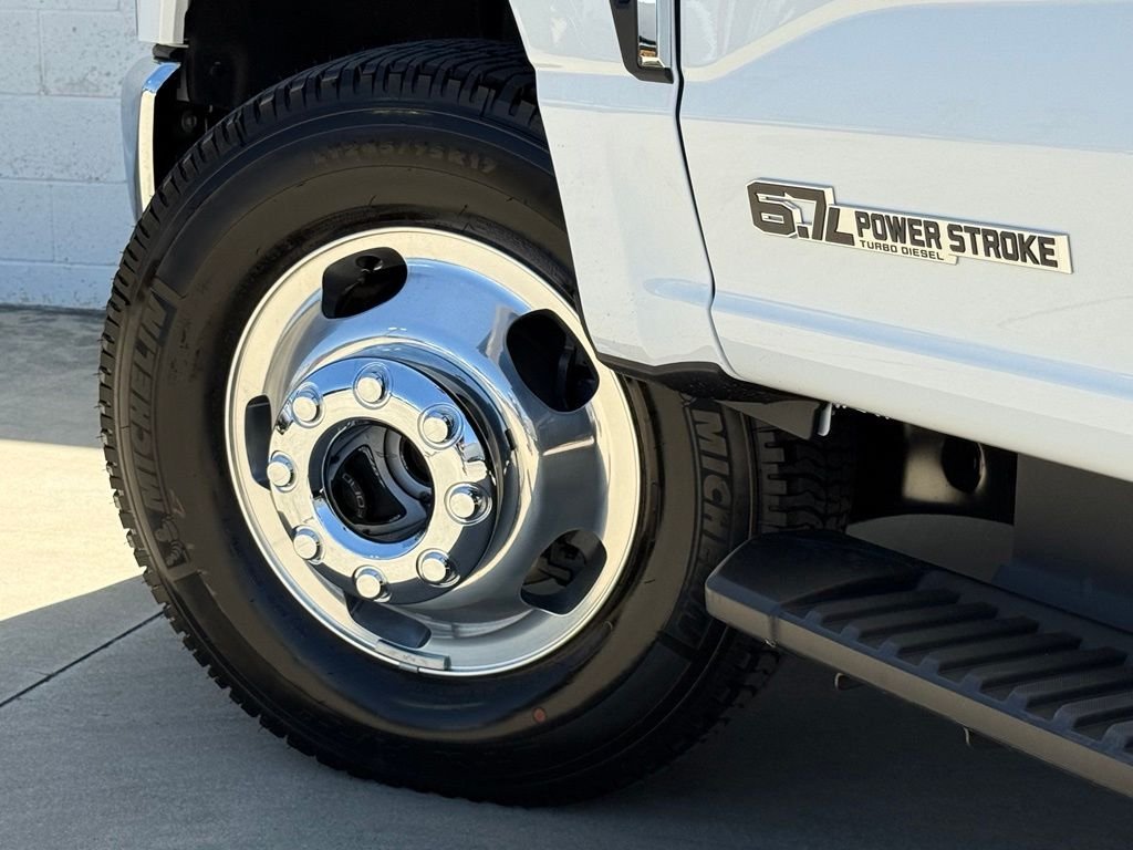 New 2026 Oxford White Ford F-350® Lariat® image 18