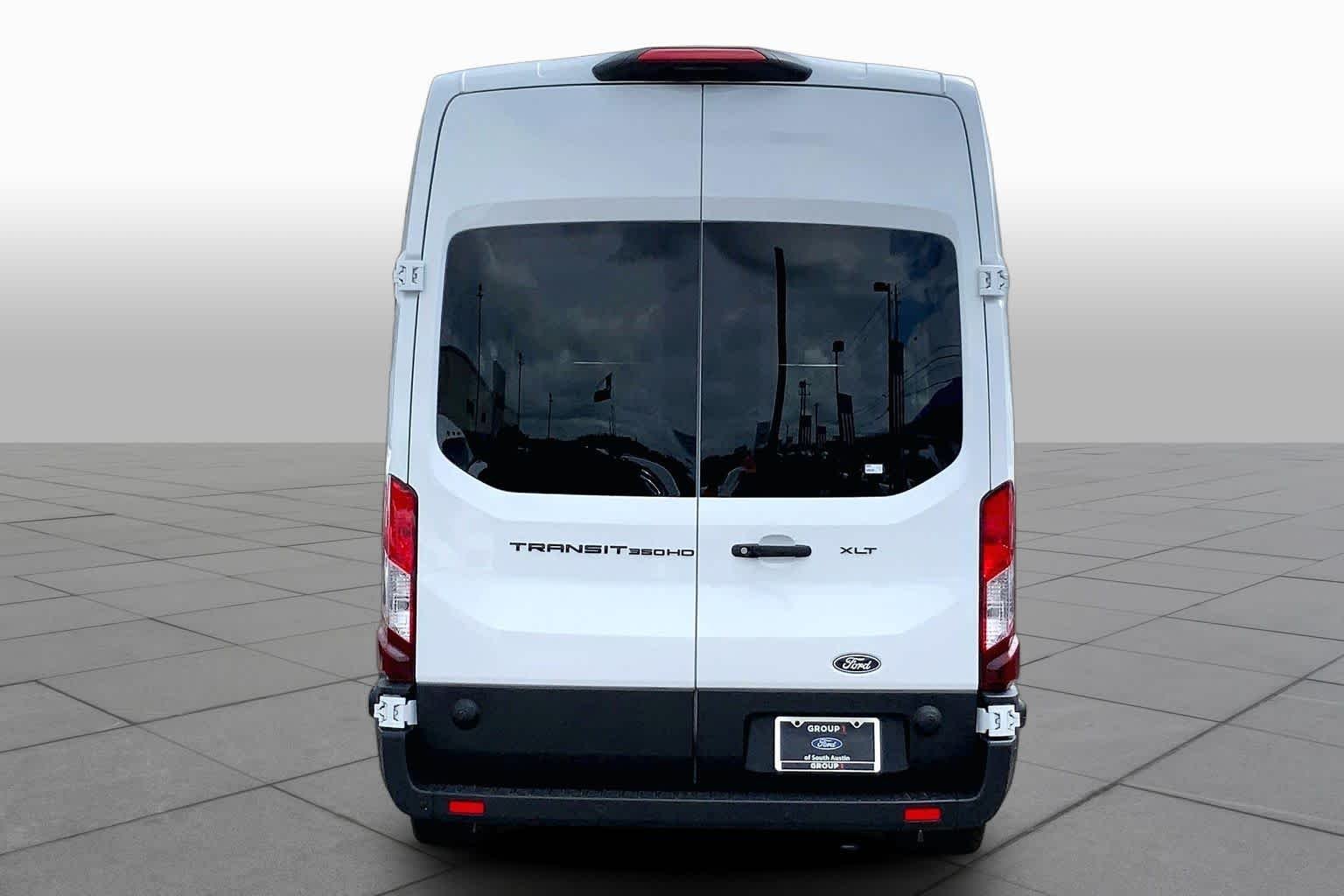 New 2026 Oxford White Ford Passenger Van XLT image 4