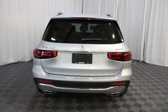 New 2026 Cirrus Silver Metallic Mercedes-Benz GLB 250 image 40