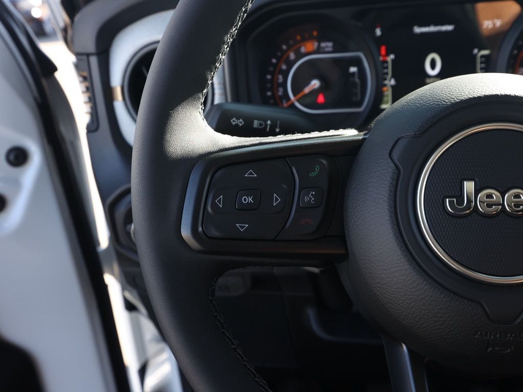 New 2026 Bright White Clear-Coat Exterior Paint Jeep Sport S image 25