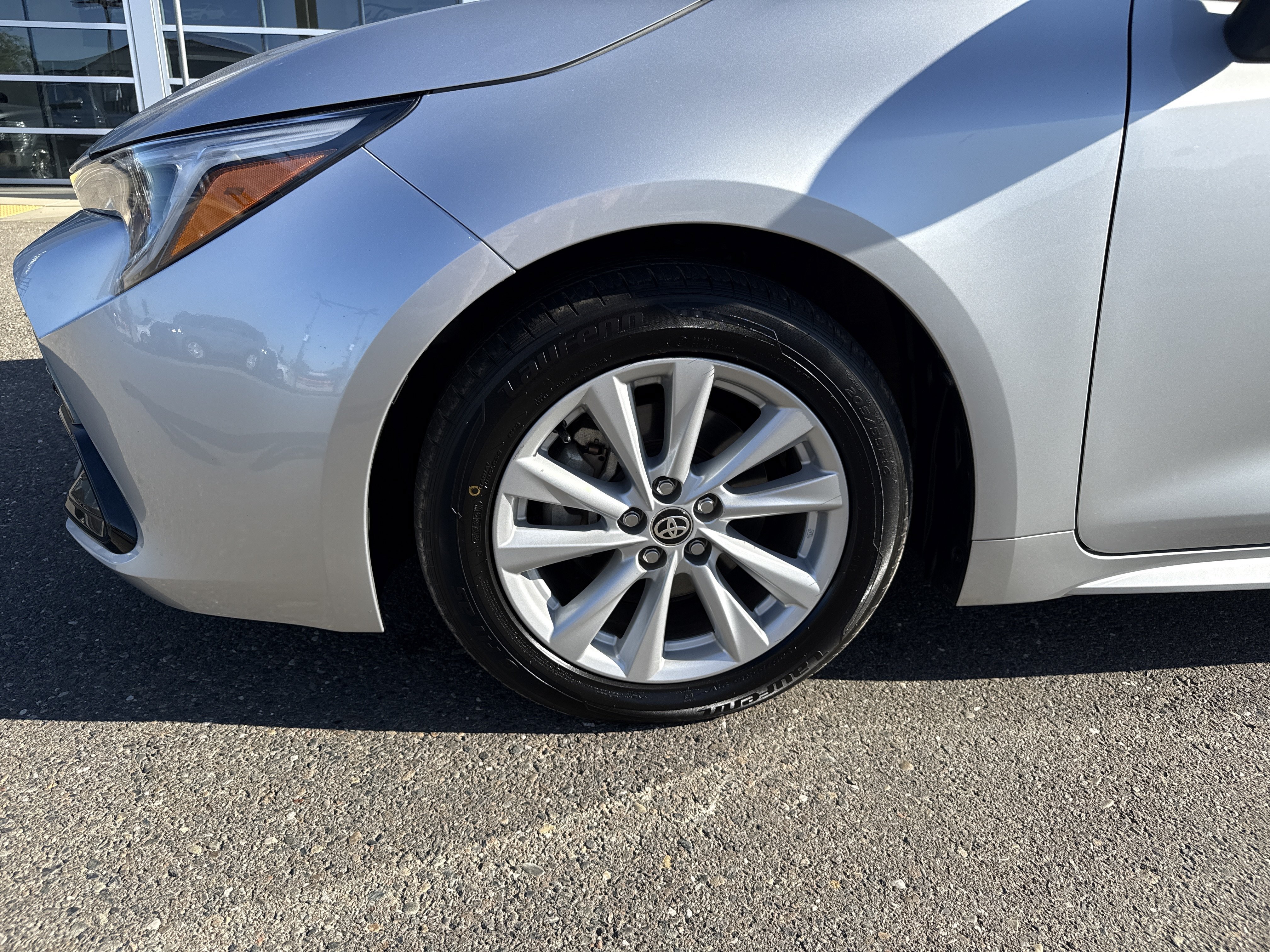 Certified Used 2023 Classic Silver / Midnight Black Metallic Toyota SE image 9