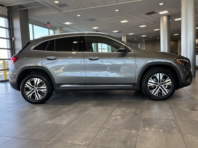 2026 Mercedes Benz GLA 250 photo 2