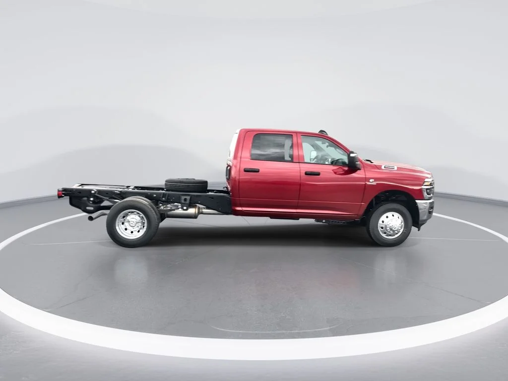 2026 RAM 3500 Chassis Tradesman - Photo 9