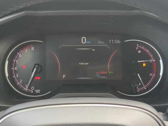 Certified Used 2023  Toyota XLE Premium image 33