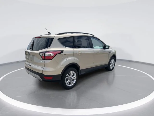 Used 2018 Gold Ford SEL image 7