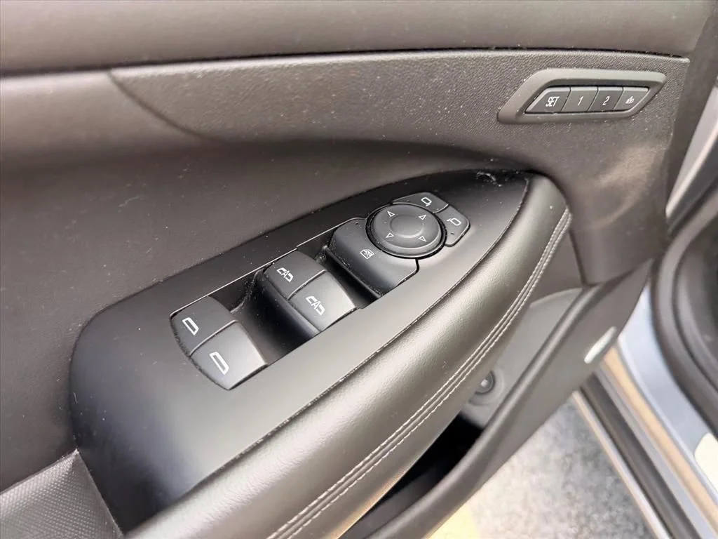 Used 2018 Gray Buick Premium I Group image 18