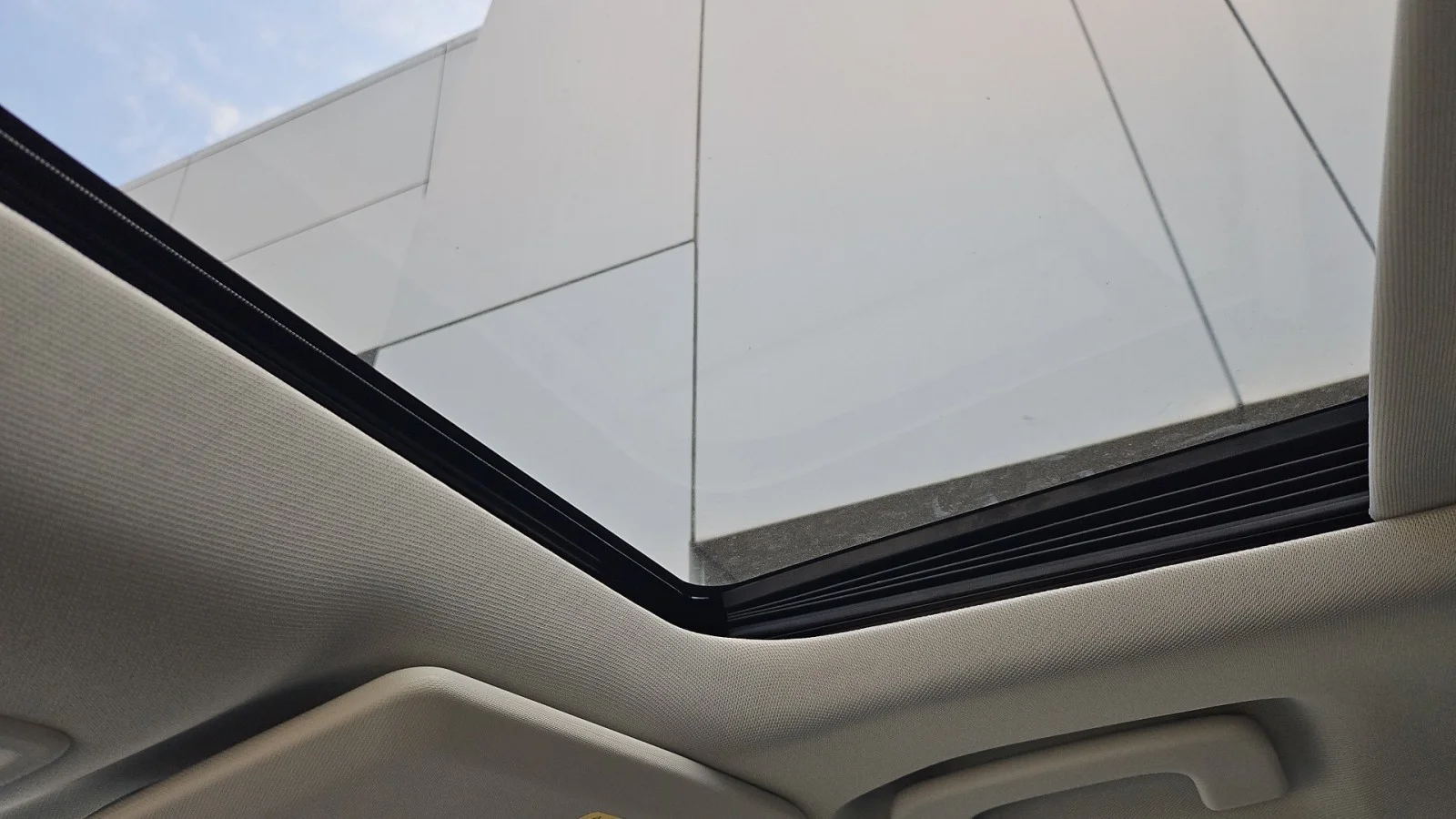 New 2026 Azure Gray Metallic Tri-Coat Ford XLT FWD image 17