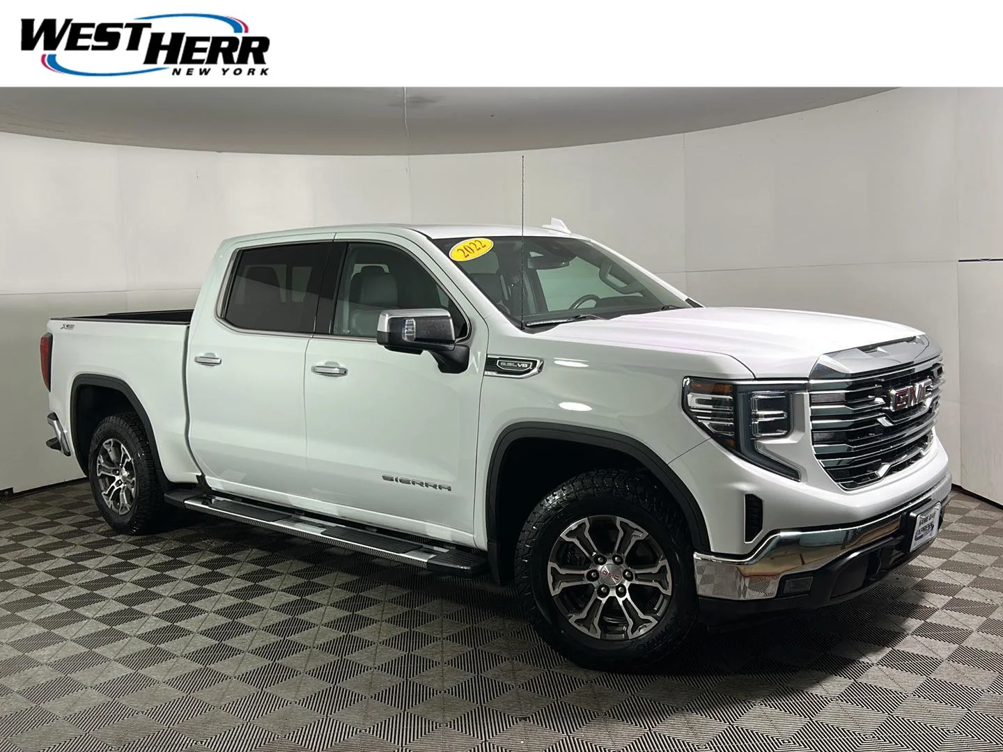 Used 2022 Summit White GMC SLT image 1