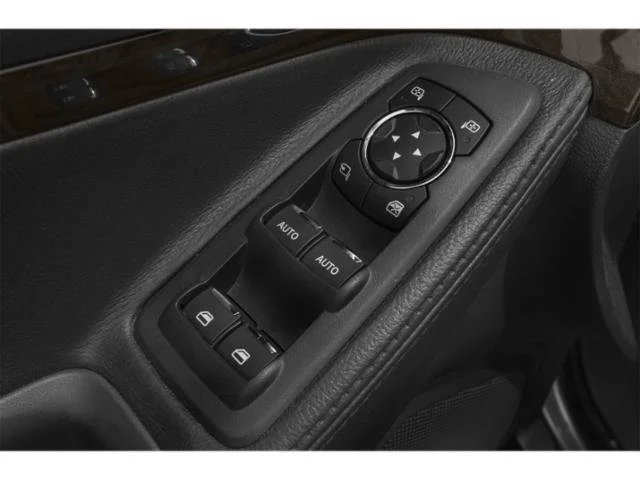 Used 2015  Ford Limited image 18
