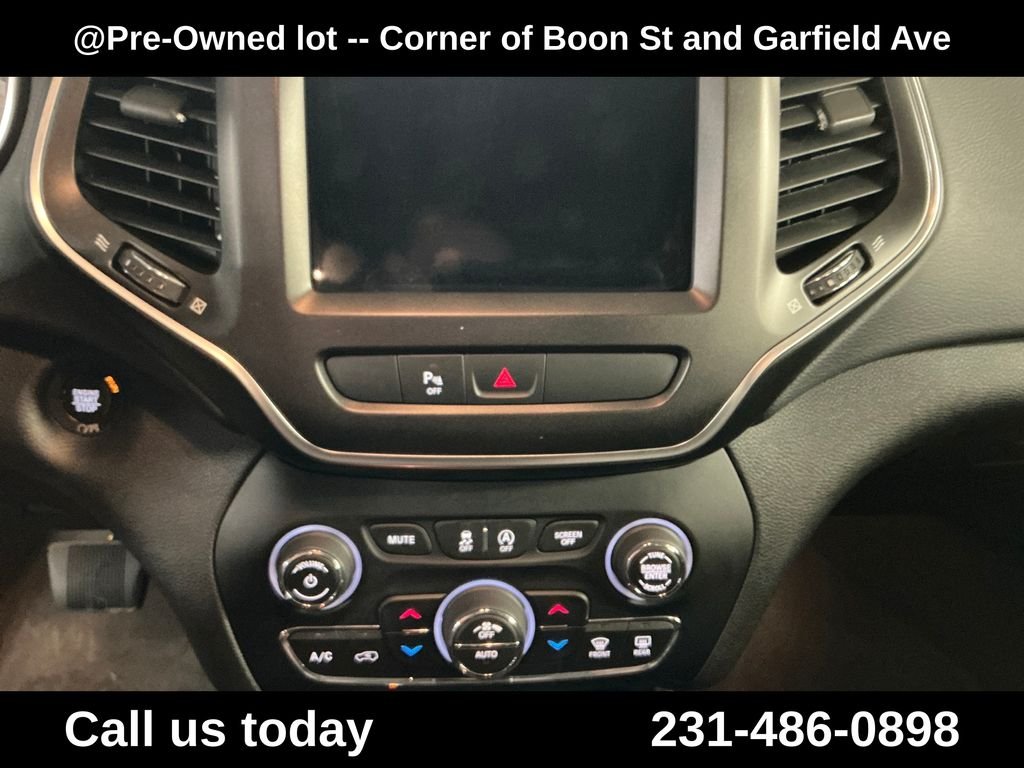 Used 2019 Red Jeep Trailhawk image 18