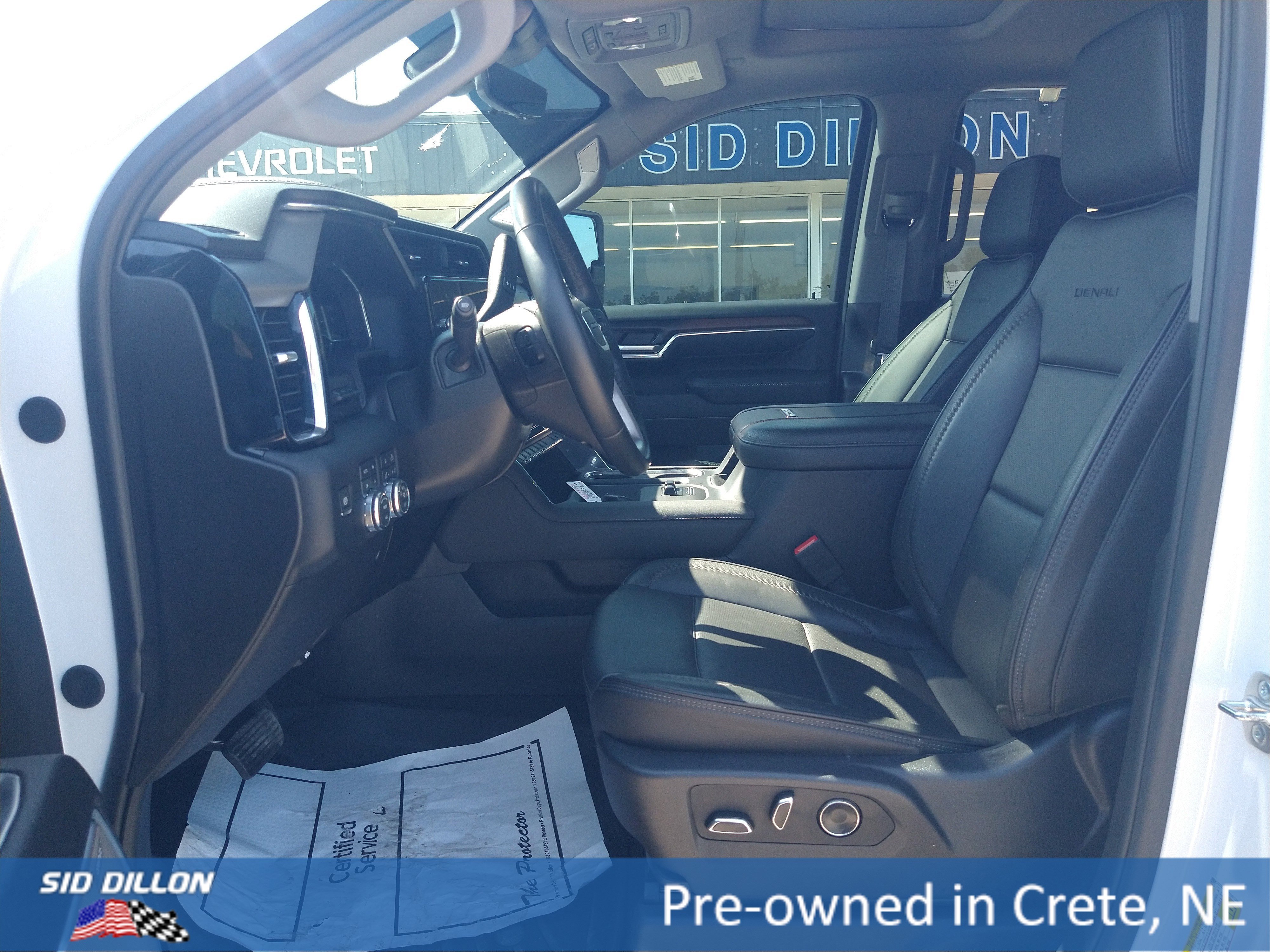 Used 2025 White Frost Tricoat GMC Denali image 3