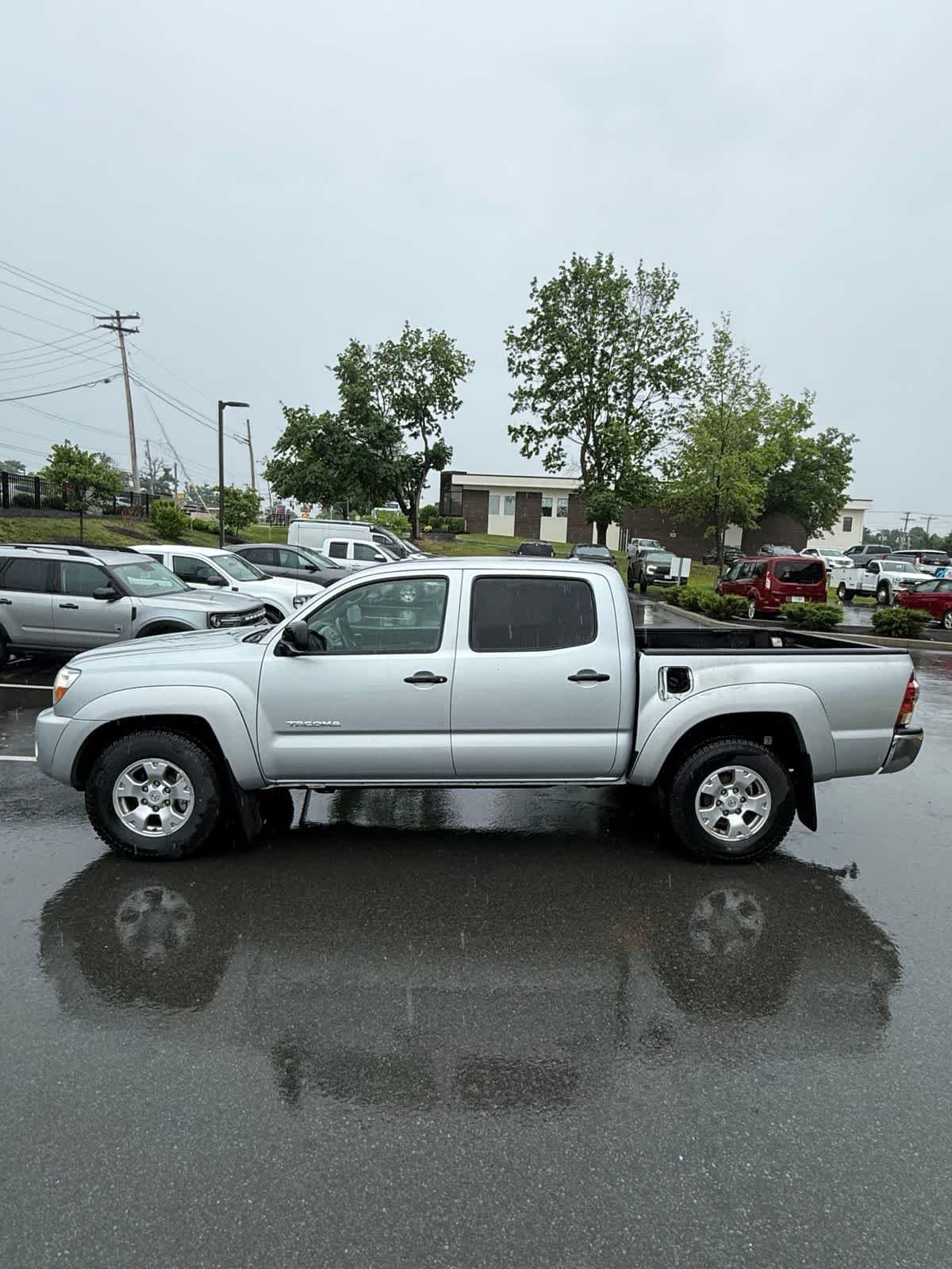 Used 2009 Silver Streak Mica Toyota  image 2
