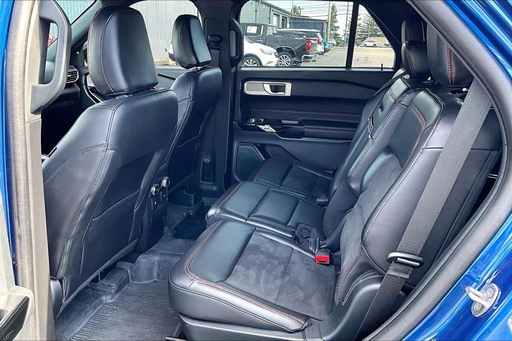 Used 2023 Atlas Blue Metallic Ford ST-Line image 11