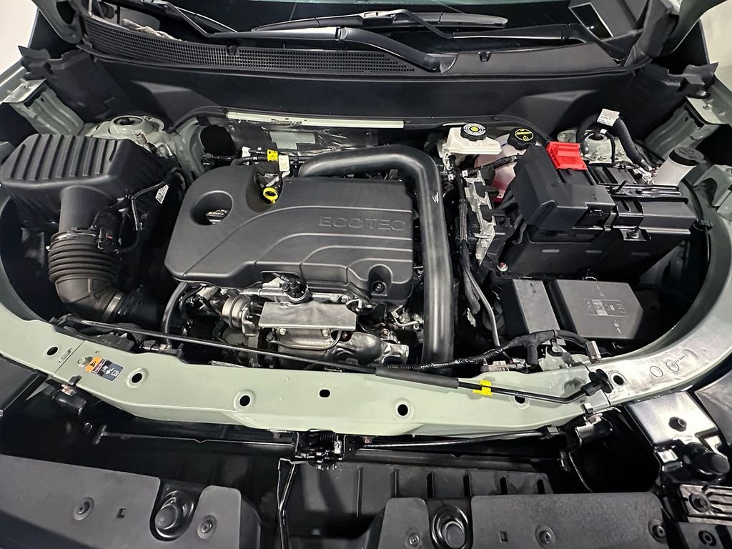 Used 2025 Green Chevrolet LT image 38