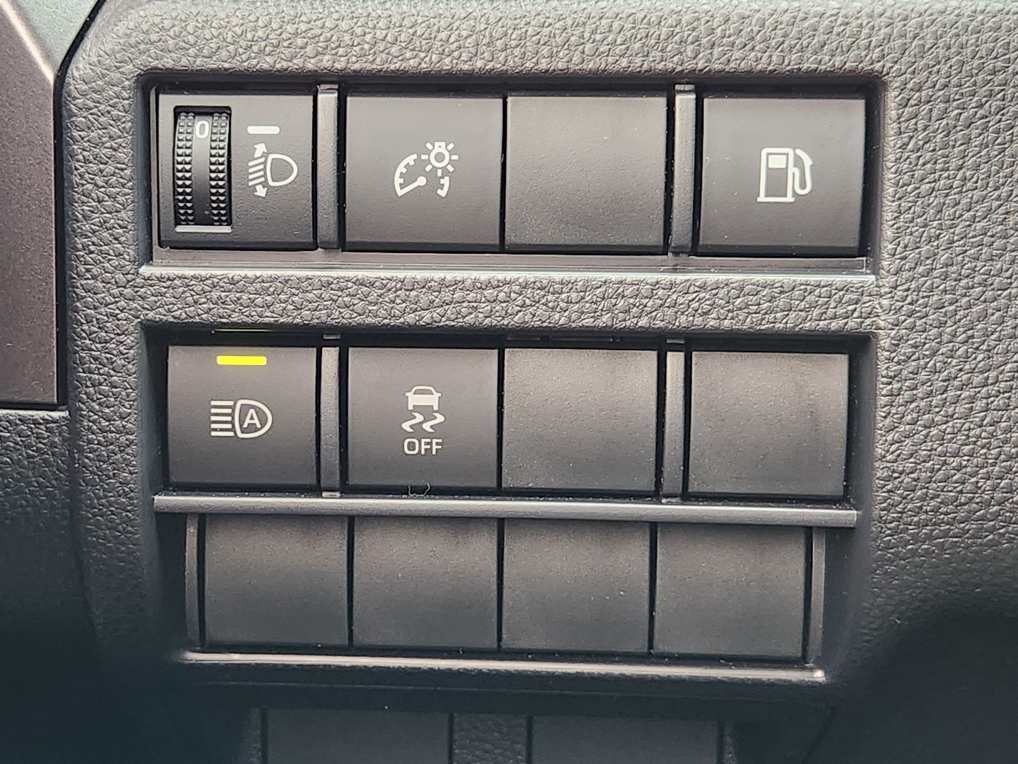 Used 2025 Ice Cap Toyota SR5 image 27