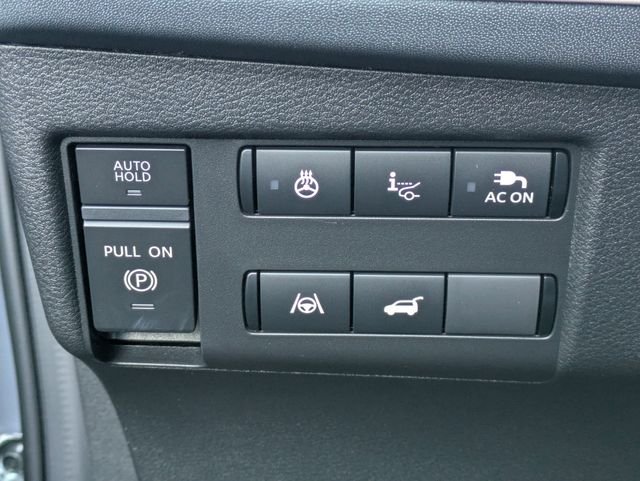 New 2026 Boulder Gray Pearl / Super Black Two-tone Nissan Platinum+ image 18
