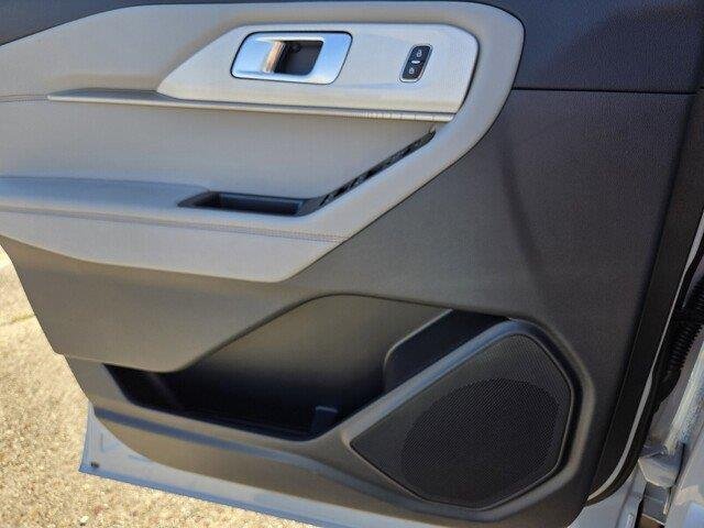New 2027 Avalanche Gray Ford Active image 21