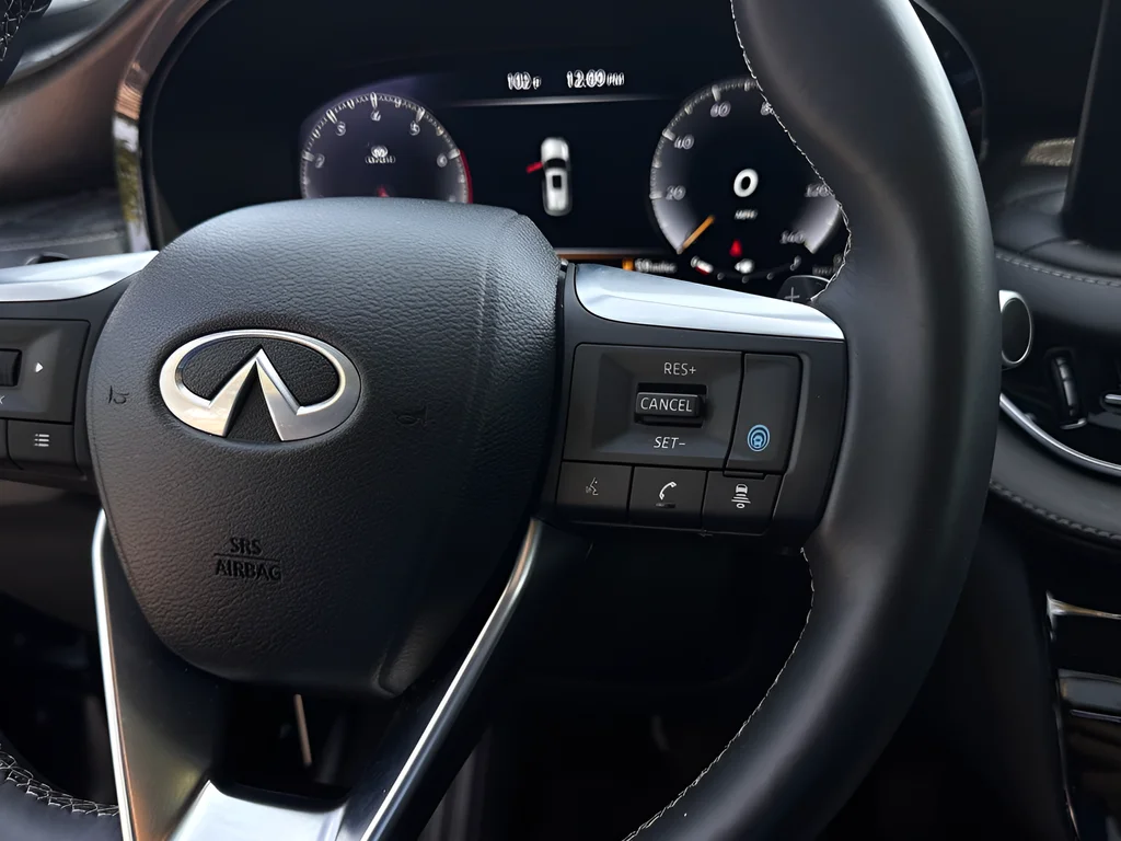 Used 2025 Blue INFINITI Autograph image 11