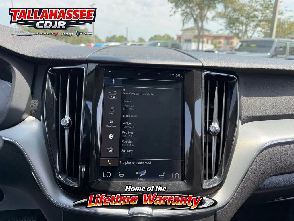Used 2018 Gray Metallic Volvo T5 Momentum image 24