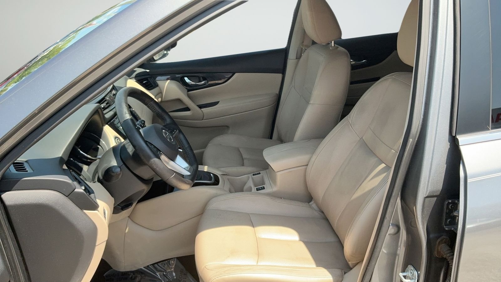 Used 2017 Gray Nissan SL image 43