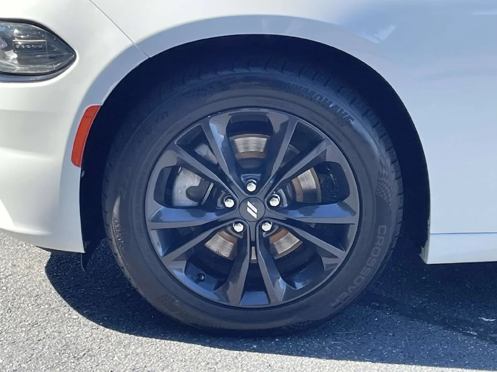 Used 2021 White Dodge SXT image 11