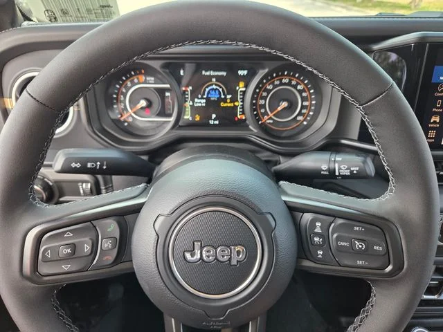 New 2026 Black Clear-Coat Exterior Paint Jeep Sahara image 29
