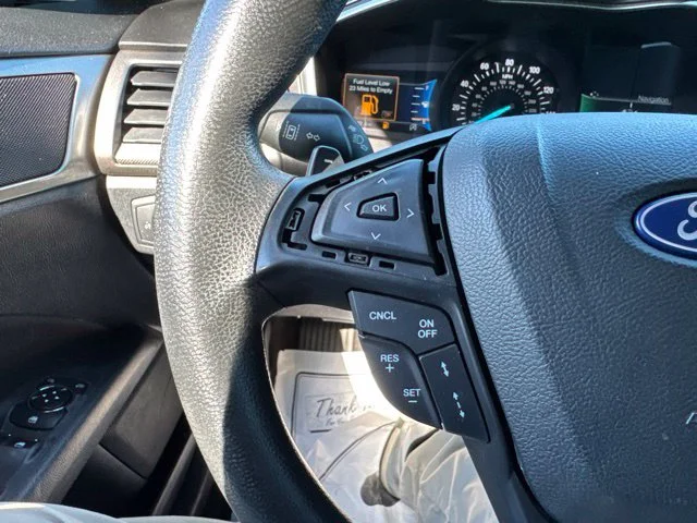 Used 2019 Gray Ford SE image 23