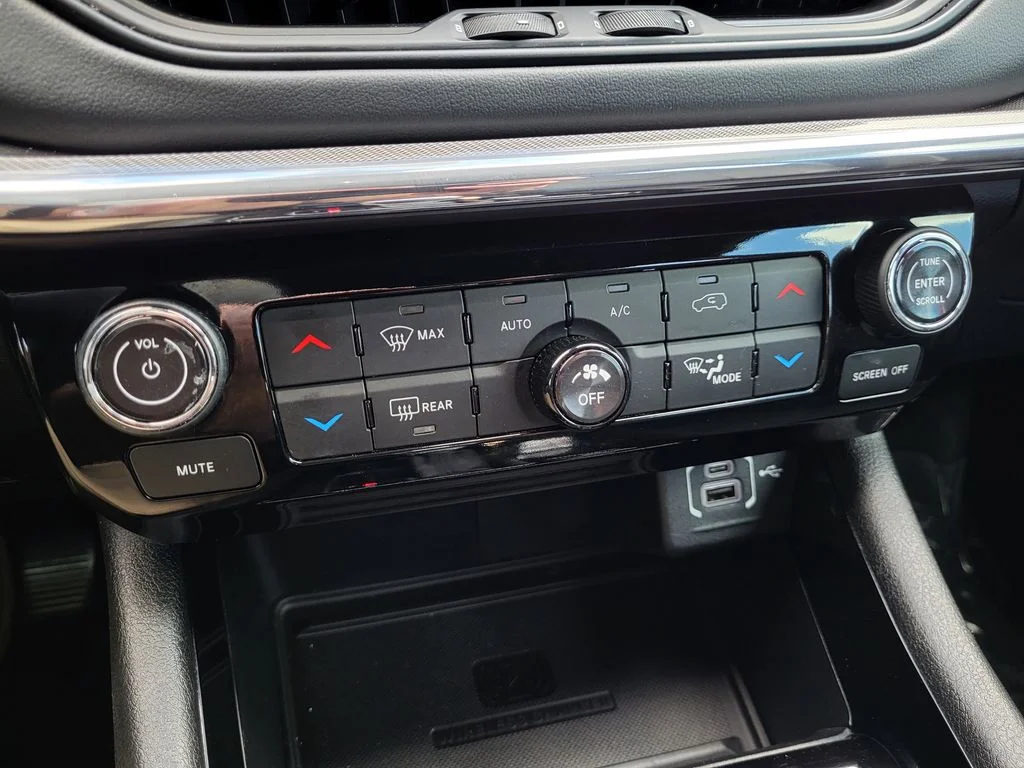 Used 2024 Red Jeep Limited image 15