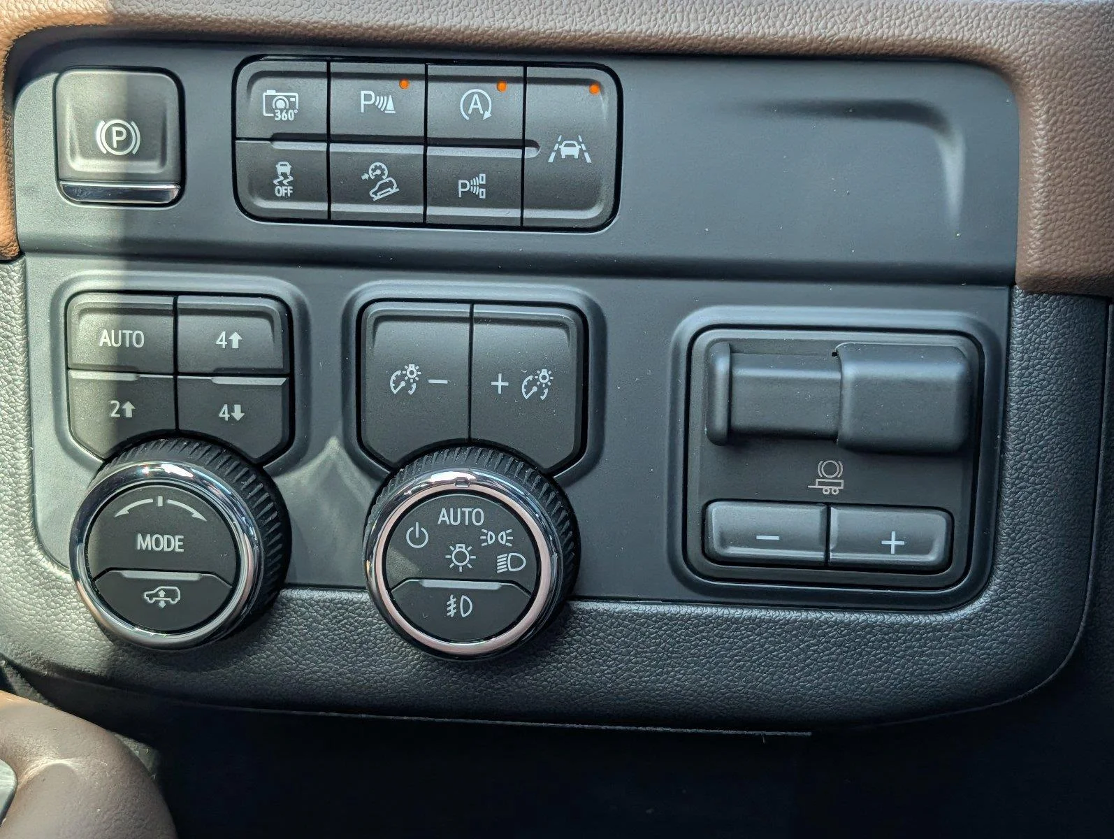 New 2027 Polar White Tricoat Chevrolet High Country image 29