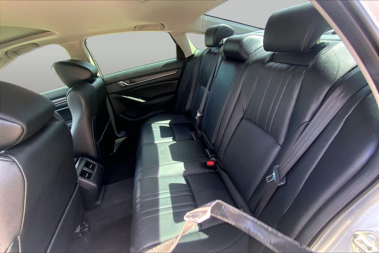 Used 2019 Lunar Silver Metallic Honda EX-L image 20