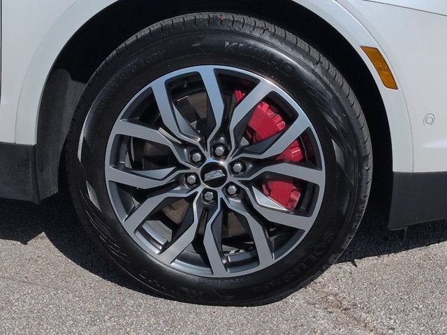 Used 2022 White Cadillac Sport image 10