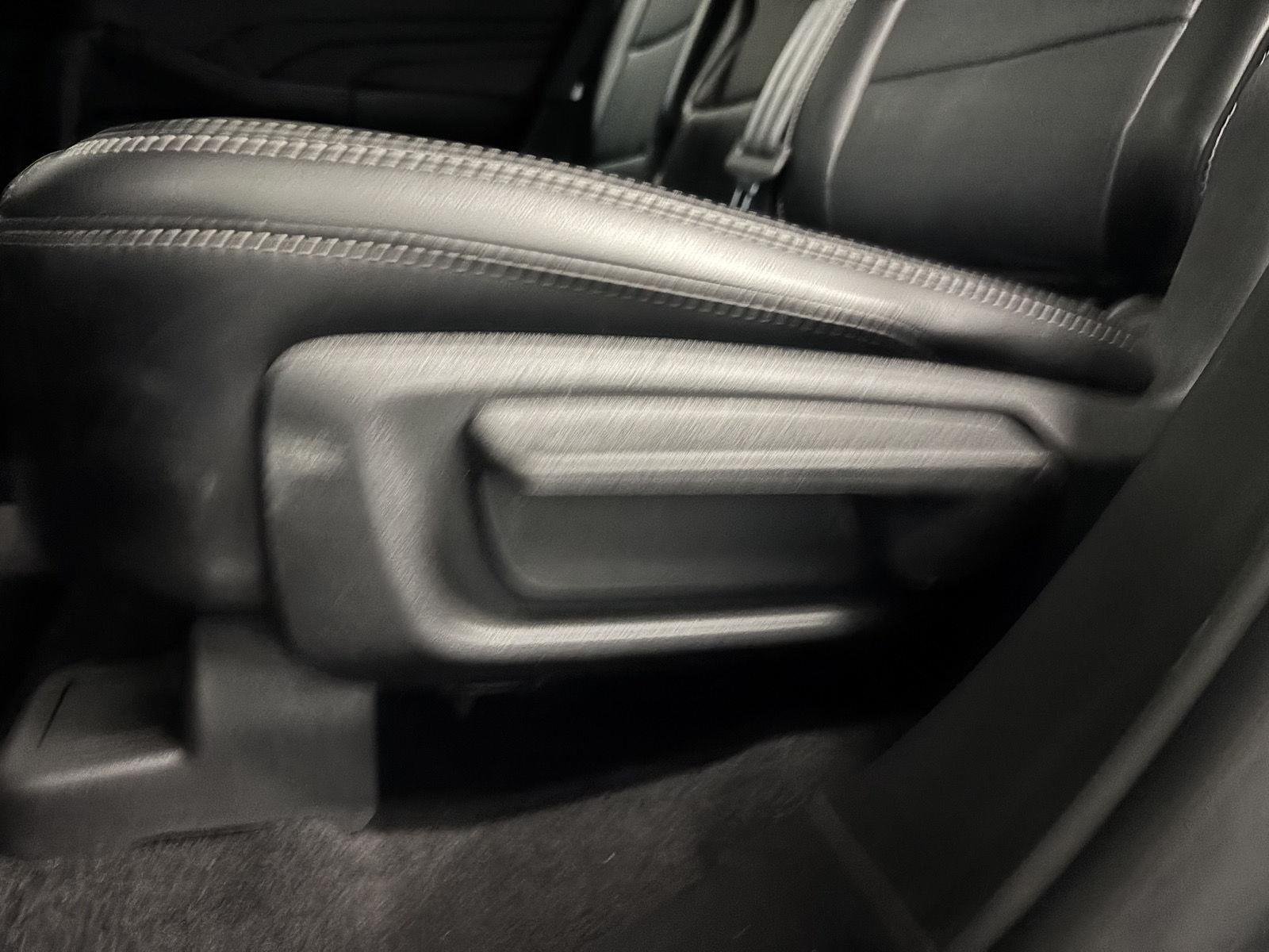 Used 2025 Carbonized Gray Metallic Ford Platinum image 34