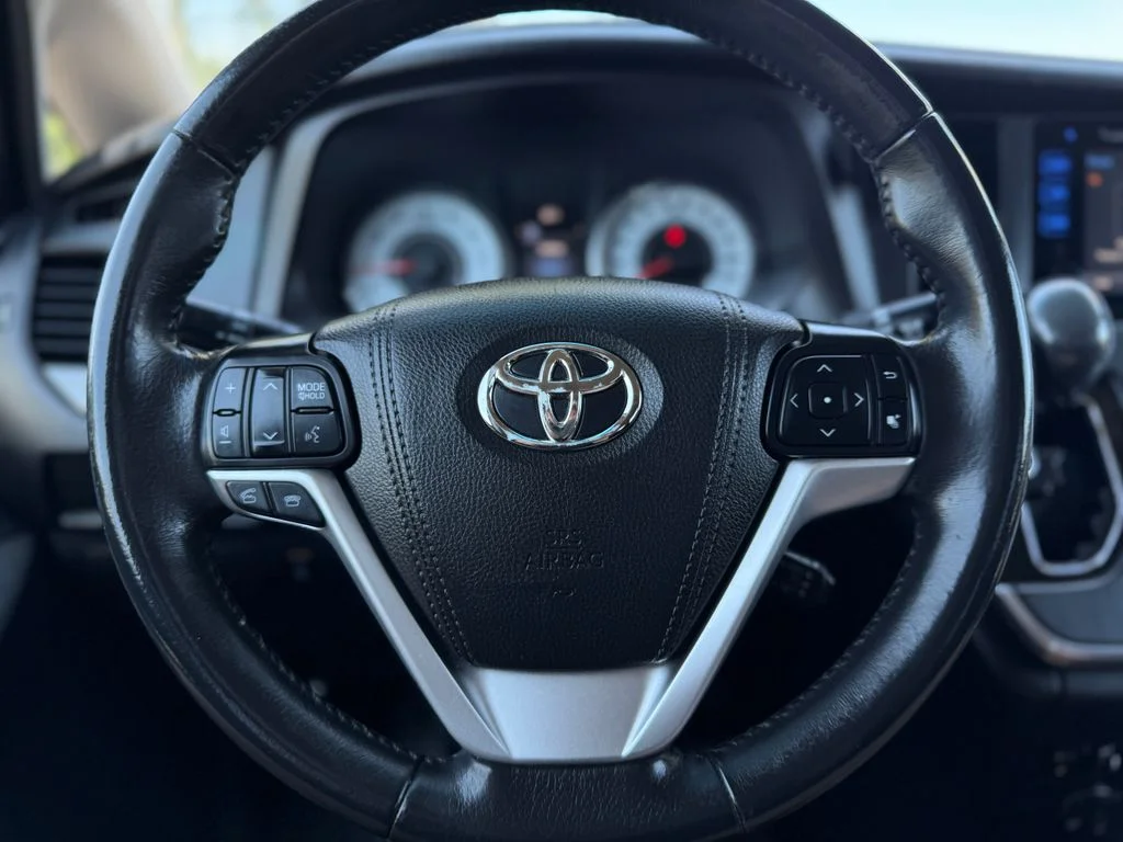 Used 2016 Midnight Black Metallic Toyota SE Premium image 19