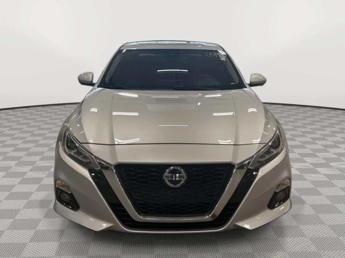 Used 2020 SILVER Nissan 2.5 Platinum image 3