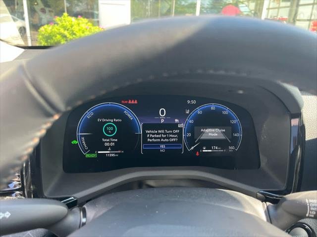 Certified Used 2025 WIND CHILL PEARL Toyota  image 11