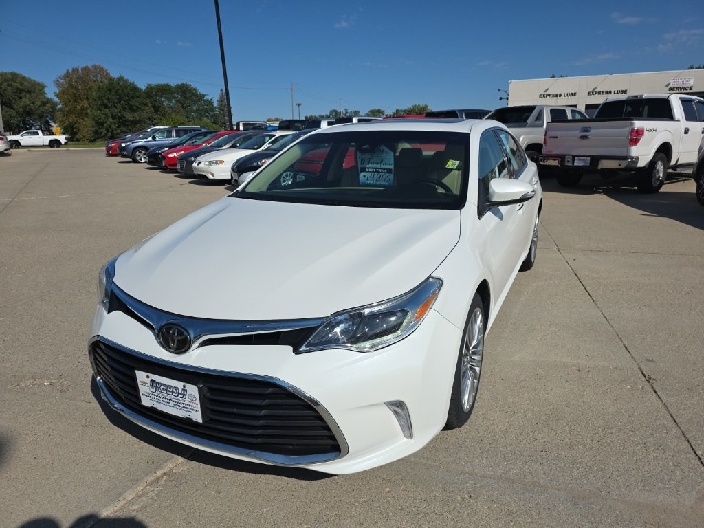 2017 Toyota Avalon Limited photo 2
