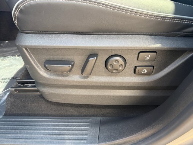 Used 2025 Silver INFINITI SENSORY image 9
