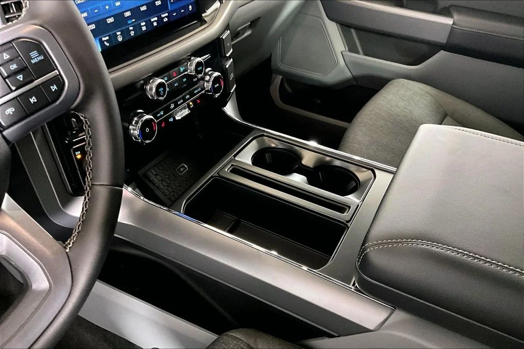 New 2026 Carbonized Gray Metallic Ford XLT image 8