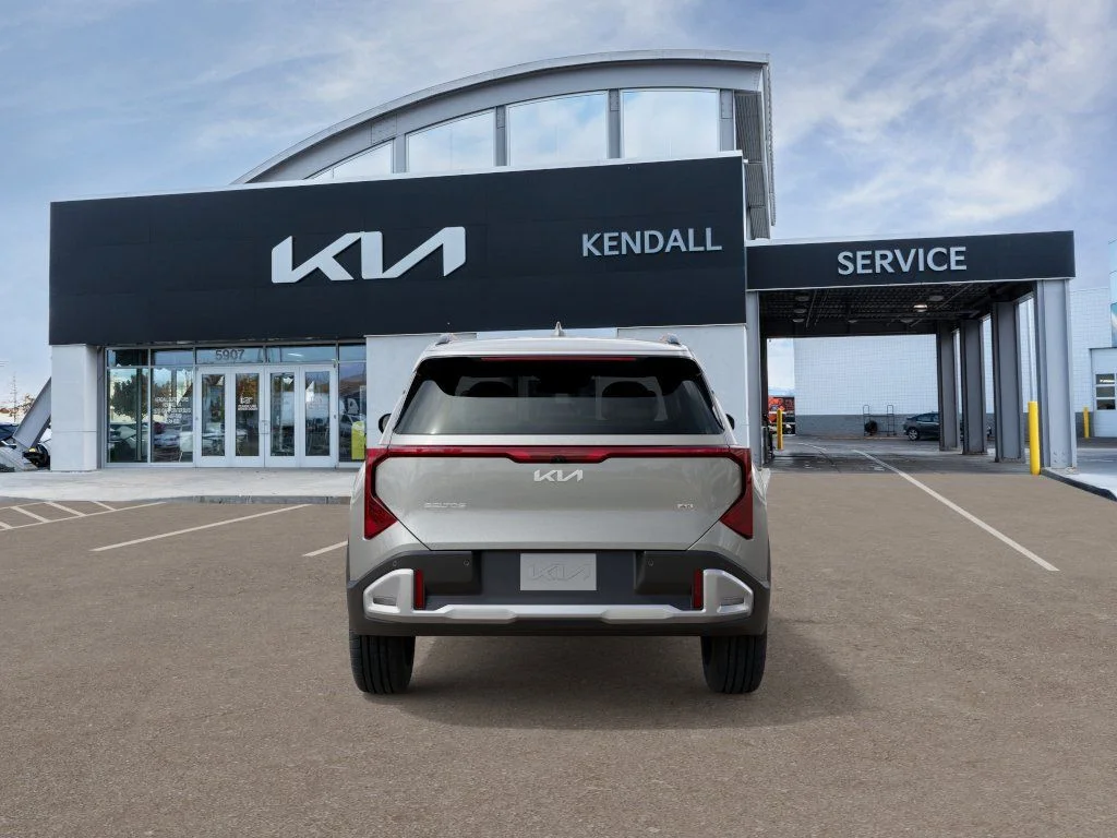 New 2027 White Kia EX image 5