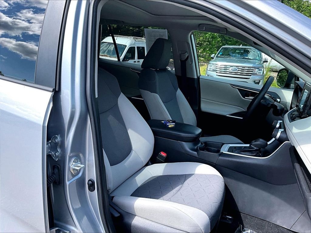 Used 2020 Silver Sky Metallic Toyota XLE image 11