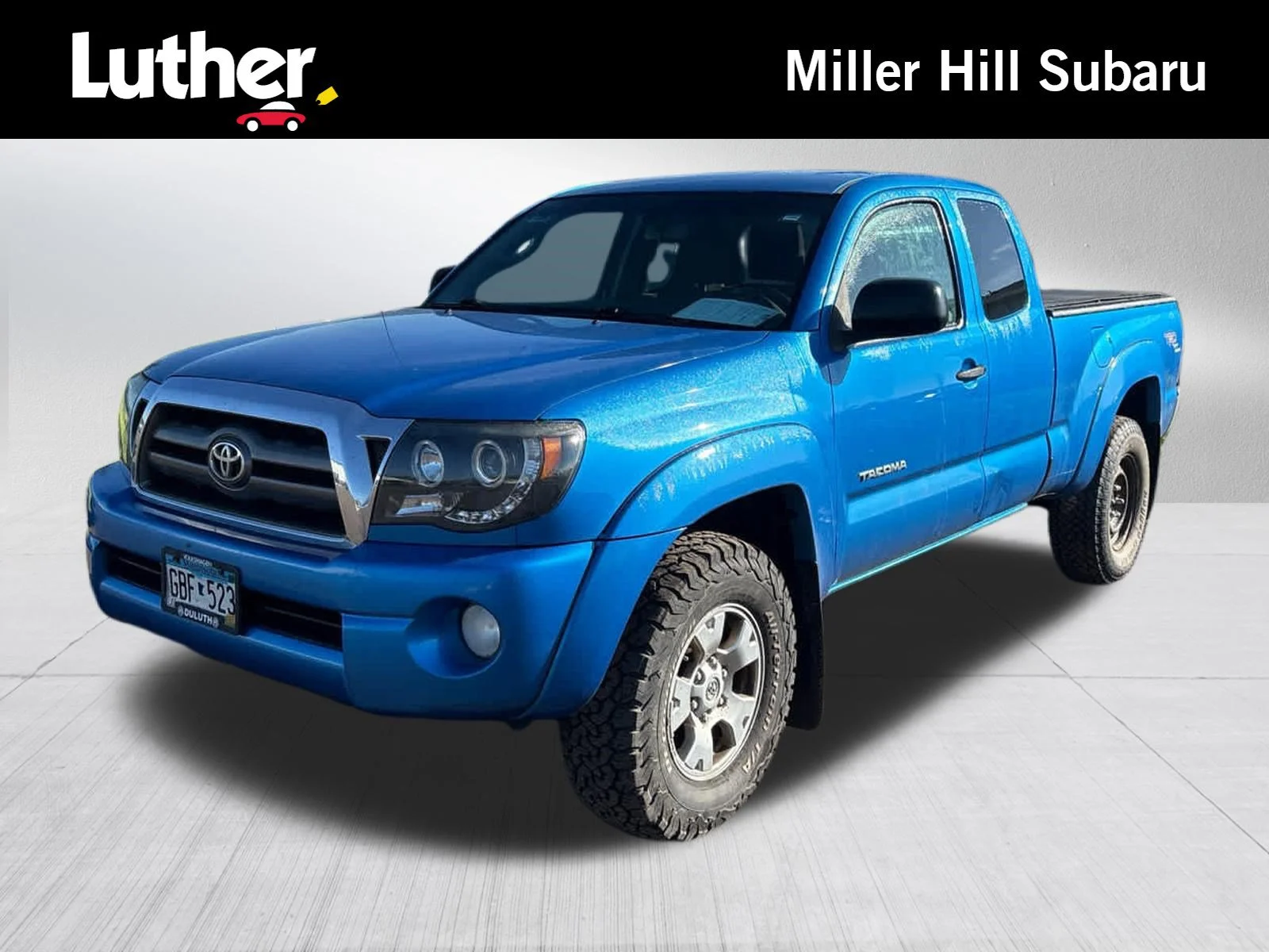 Used 2010 SPEEDWAY BLUE Toyota ACC CAB 4WD V6 AT image 1