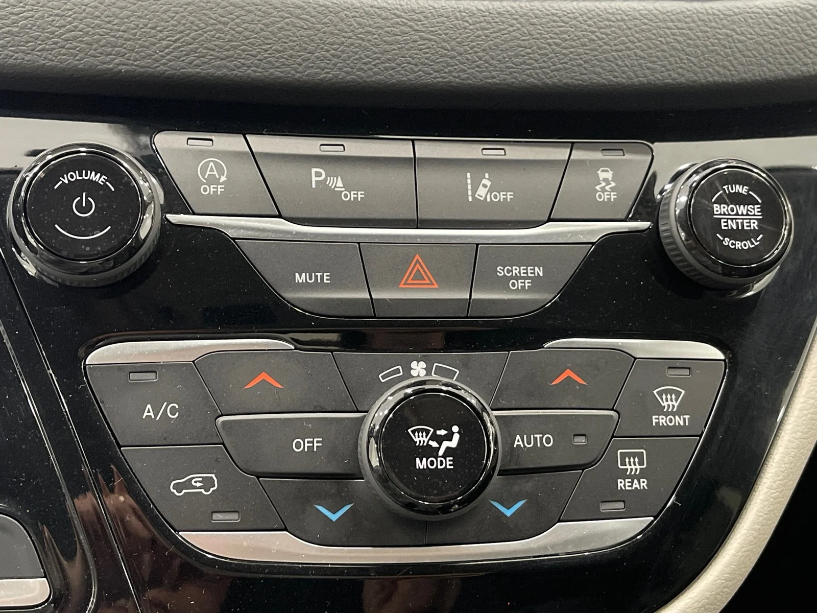 Used 2023 Bright White Clearcoat Chrysler Touring L FWD image 24
