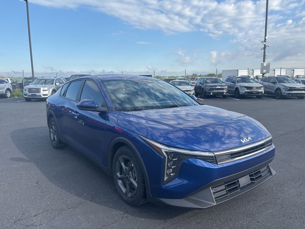 2025 Kia K4 LXS AT's photo