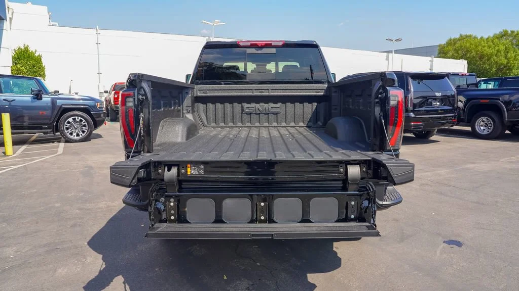 2026 GMC Sierra 2500HD AT4 - Photo 9