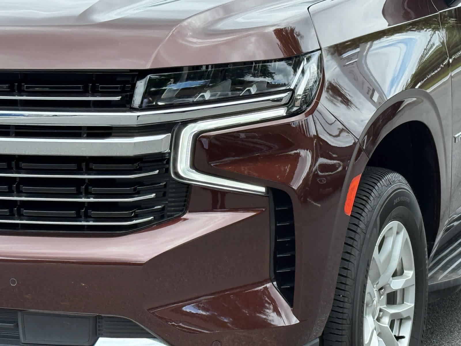 Used 2023 Auburn Metallic Chevrolet LT image 10
