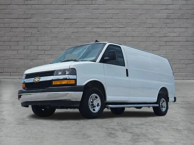 Used 2025 Summit White Chevrolet WT image 1