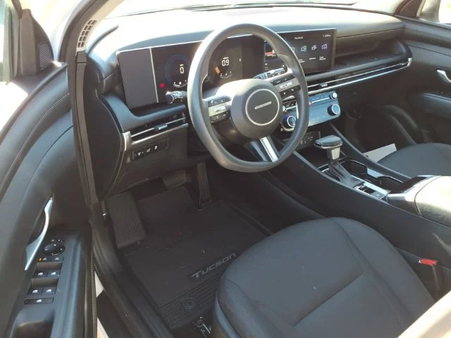 Used 2025 White Hyundai SEL image 16