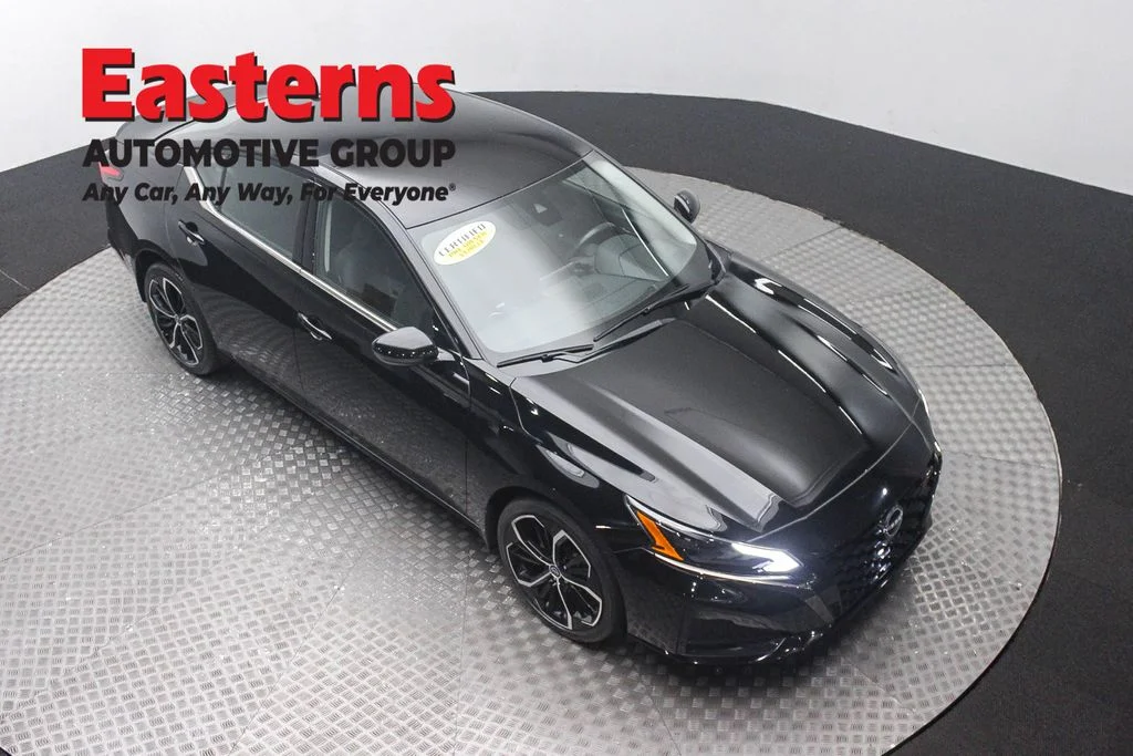 Used 2023 Black Nissan 2.5 SR image 3