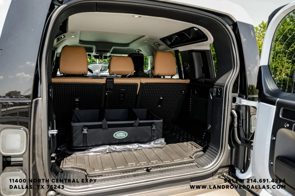 New 2026 Fuji White Land Rover S image 38