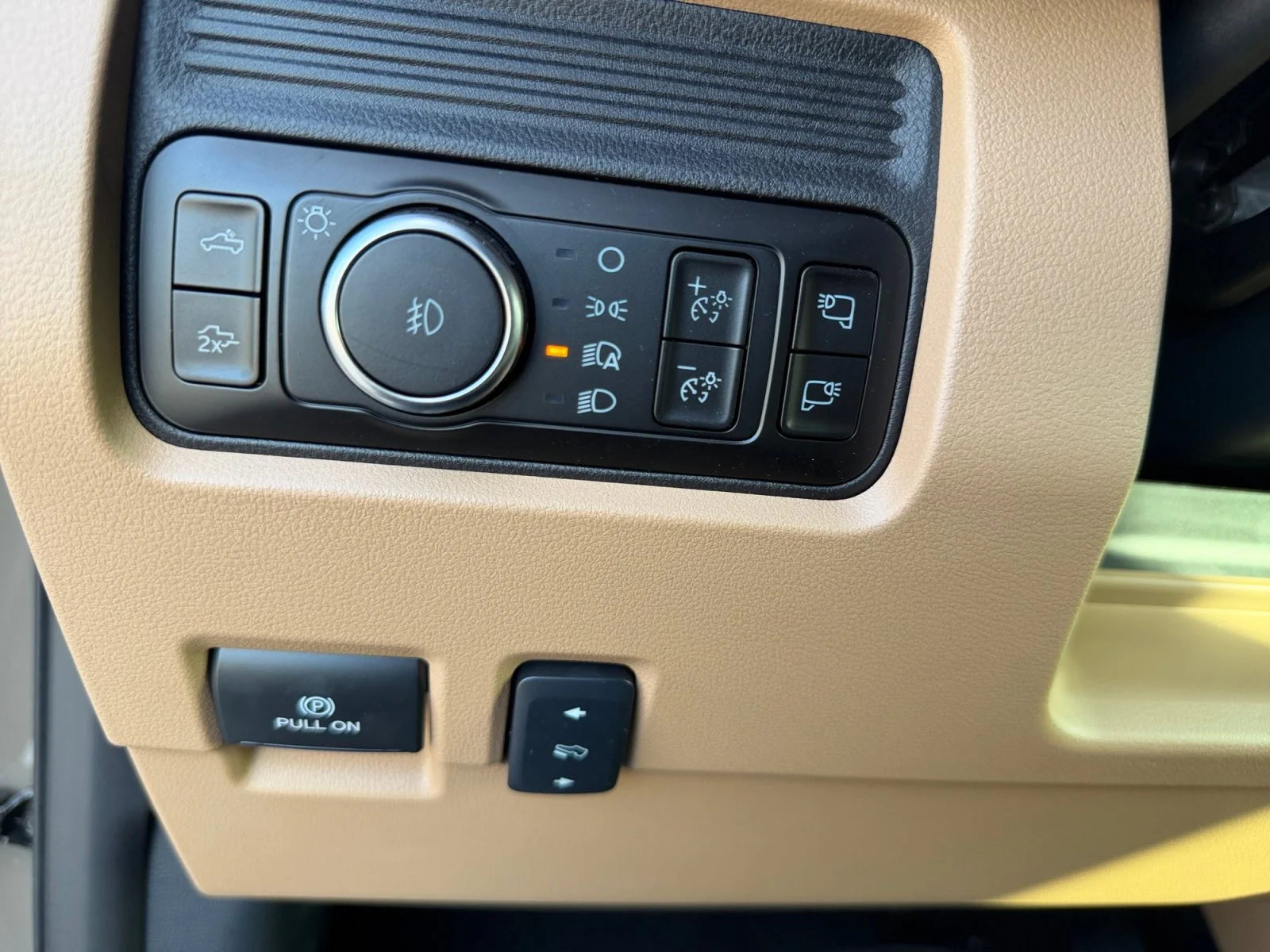 New 2026 Marsh Gray Ford LARIAT image 25